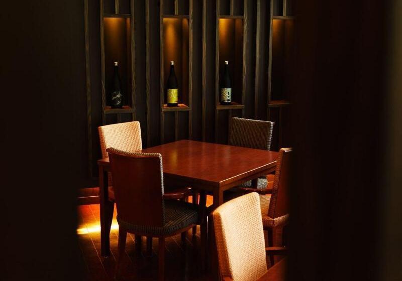 Hoho A Hotel Overlooking The Echigo Plain And The Yahiko Mountain Range Formerly Hotel Oohashi Yakat