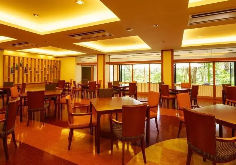 Hoho A Hotel Overlooking The Echigo Plain And The Yahiko Mountain Range Formerly Hotel Oohashi Yakat