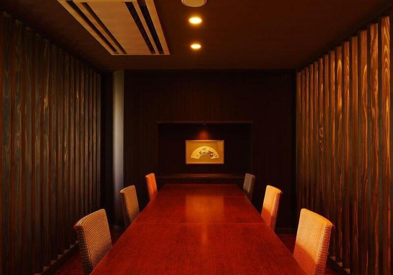 Hoho A Hotel Overlooking The Echigo Plain And The Yahiko Mountain Range Formerly Hotel Oohashi Yakat