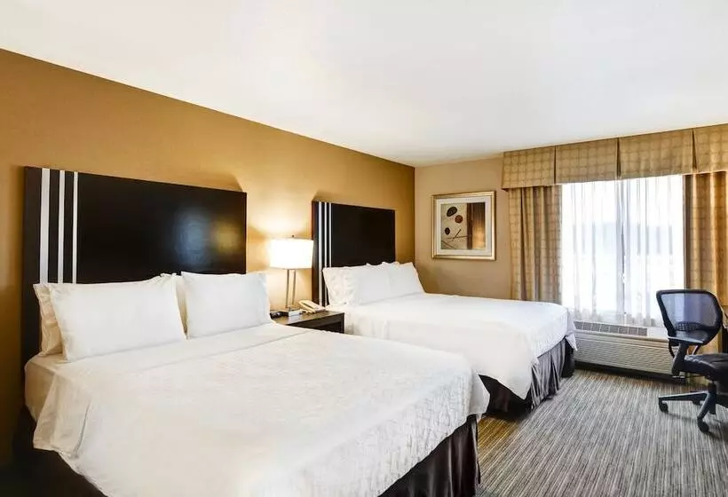 Holiday Inn Express Hotel & Suites Milwaukee New Berlin, An Ihg