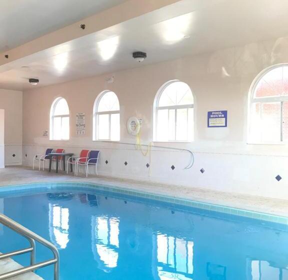 فندق Americas Best Value Inn And Suites Saint Charles