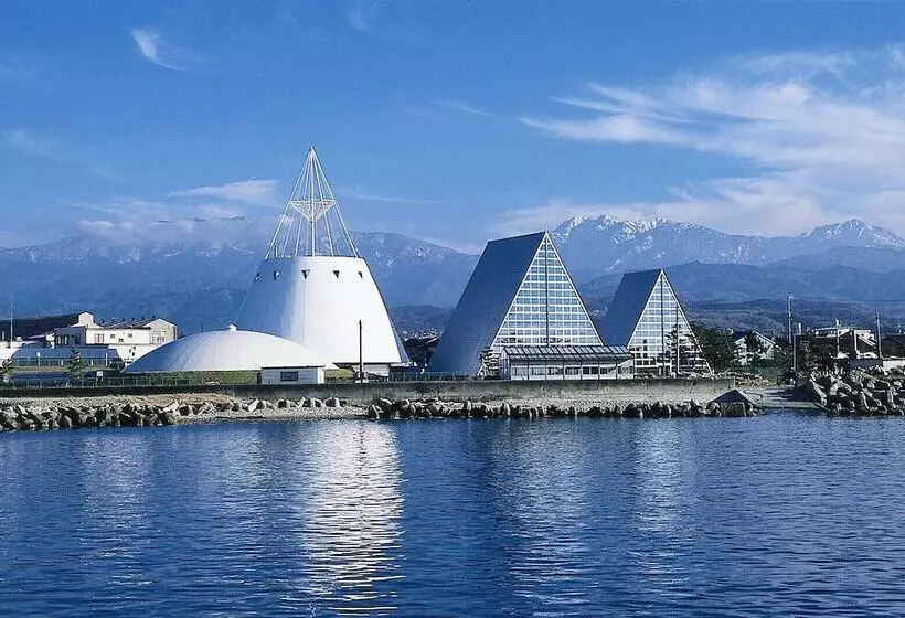 Apa Hotel Uozu Ekimae