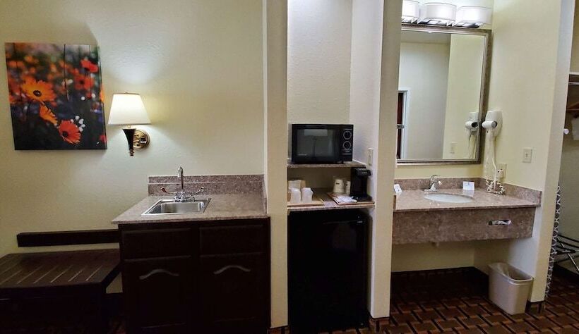 בית מלון כפרי Best Western Executive Inn & Suites