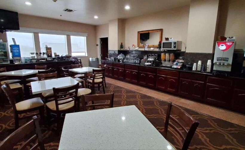 בית מלון כפרי Best Western Executive Inn & Suites