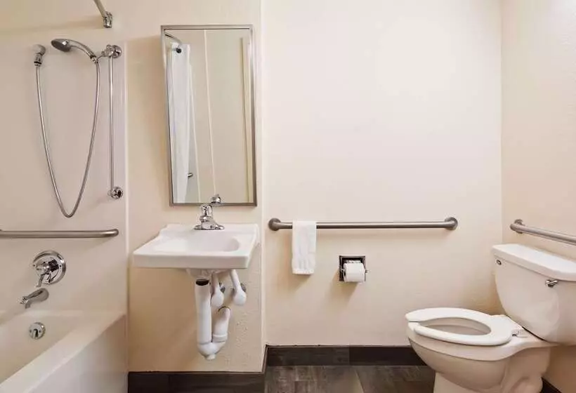 Отель Best Western Nittany Inn Milroy