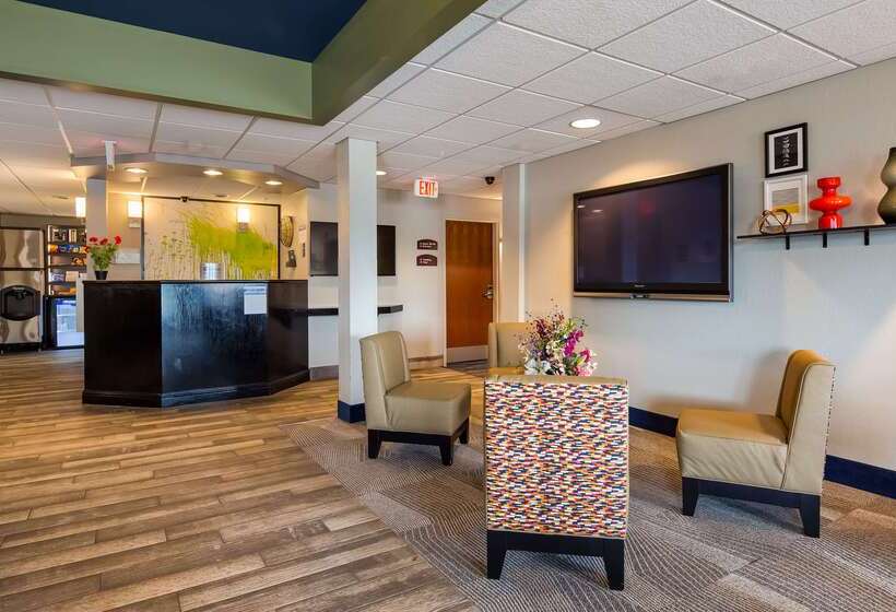 호텔 Best Western Nittany Inn Milroy