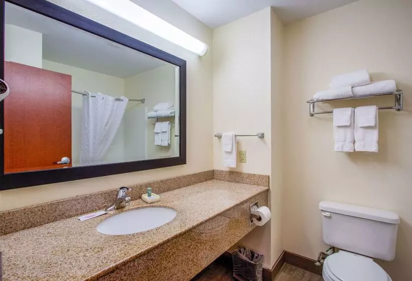 Отель Best Western Nittany Inn Milroy