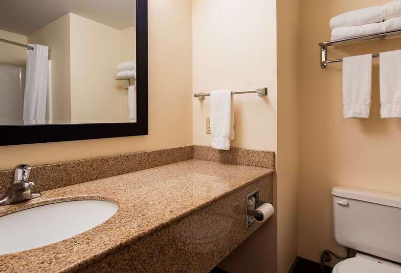 호텔 Best Western Nittany Inn Milroy