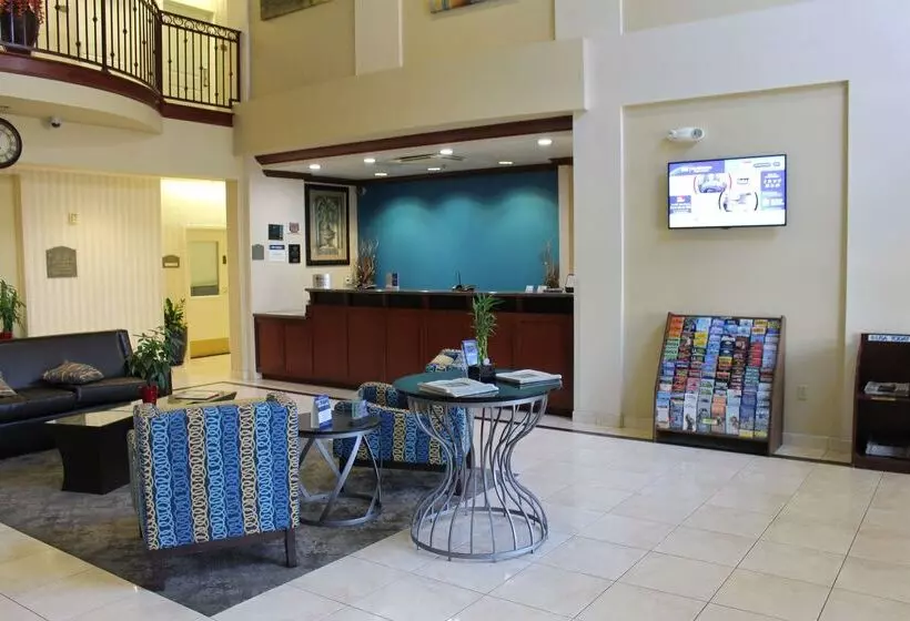 酒店 Best Western Plus Lake Elsinore Inn & Suites