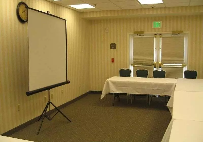 酒店 Best Western Plus Lake Elsinore Inn & Suites