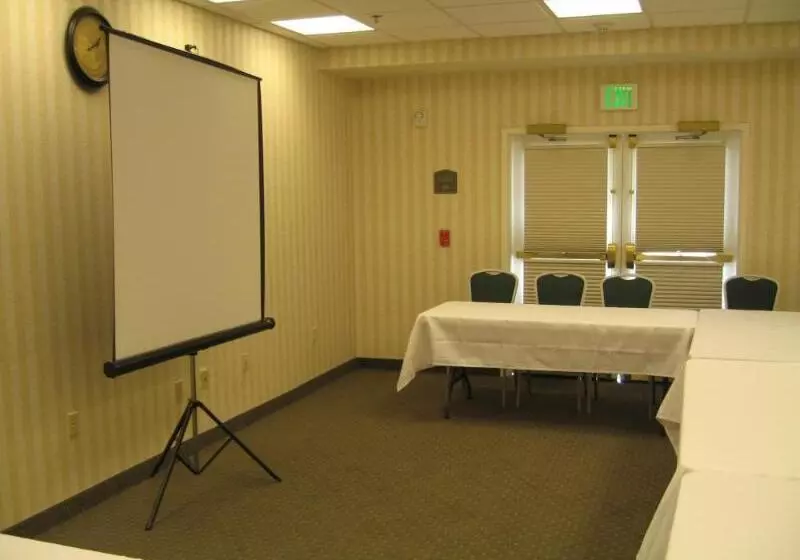 酒店 Best Western Plus Lake Elsinore Inn & Suites