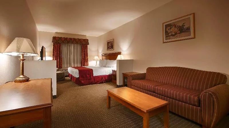 酒店 Best Western Plus Lake Elsinore Inn & Suites
