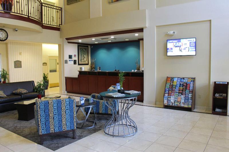 酒店 Best Western Plus Lake Elsinore Inn & Suites