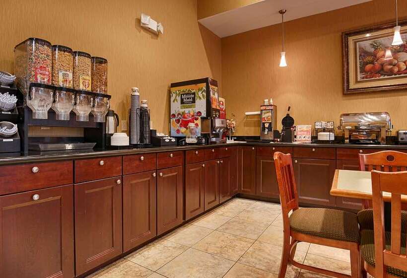 فندق Best Western Plus New Caney Inn & Suites