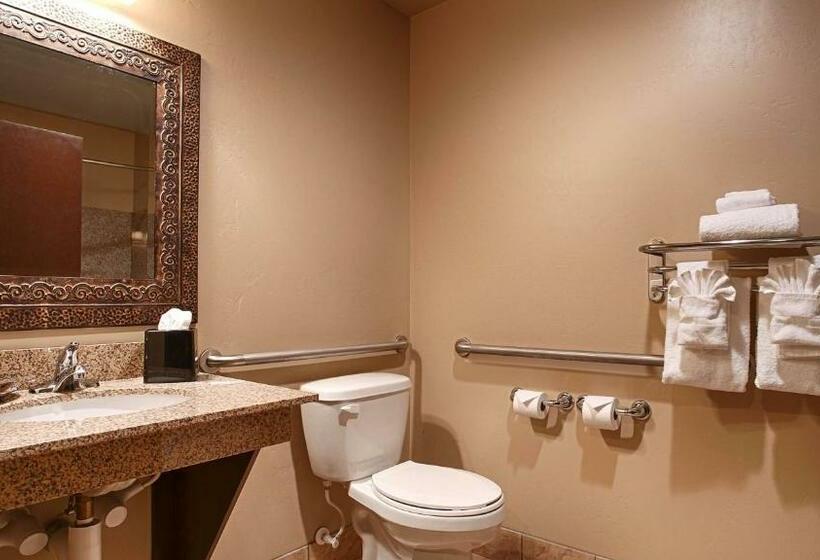 ホテル Crandon Inn & Suites