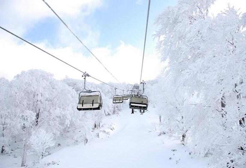 בית מלון כפרי De Premiere Minowa