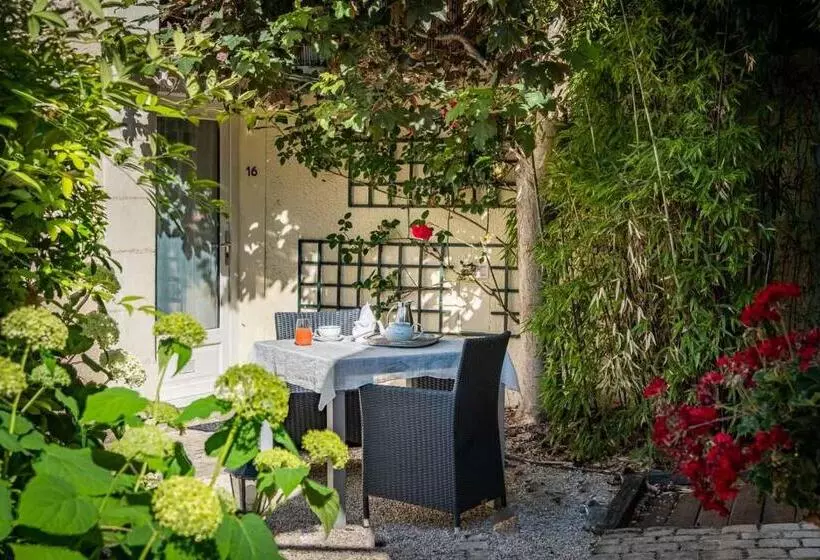 Hotel Le Pavillon Des Lys   Hôtel Particulier