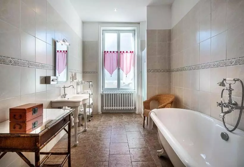 Hotel Le Pavillon Des Lys   Hôtel Particulier