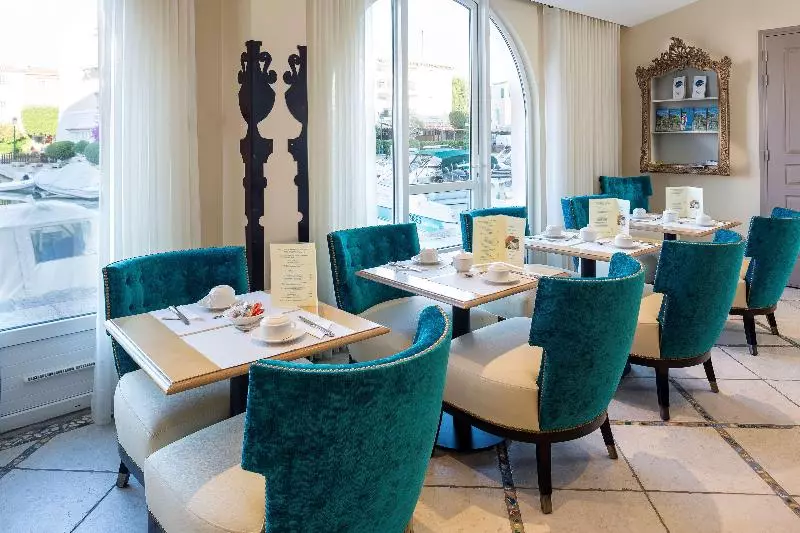 ホテル Le Suffren