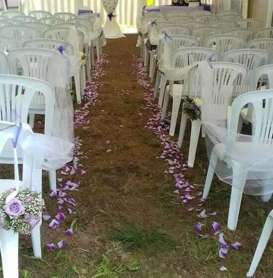 Отель Les Etangs De Guibert