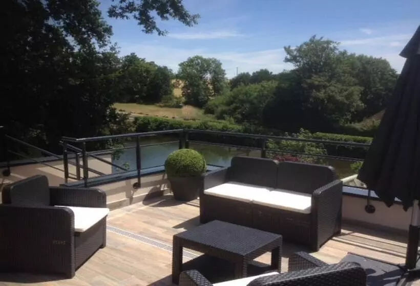 Отель Les Etangs De Guibert