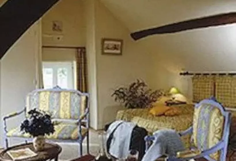 Отель Les Etangs De Guibert