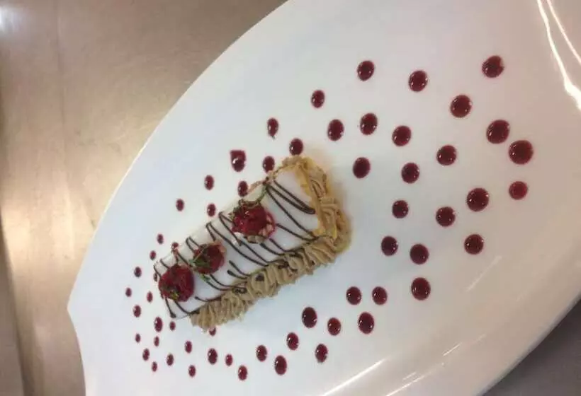 Отель Les Etangs De Guibert