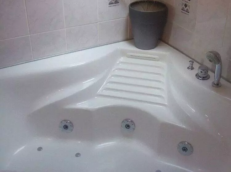 Отель Les Etangs De Guibert