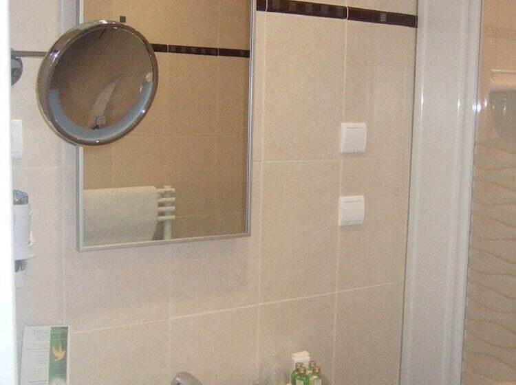 فندق Les Etangs De Guibert