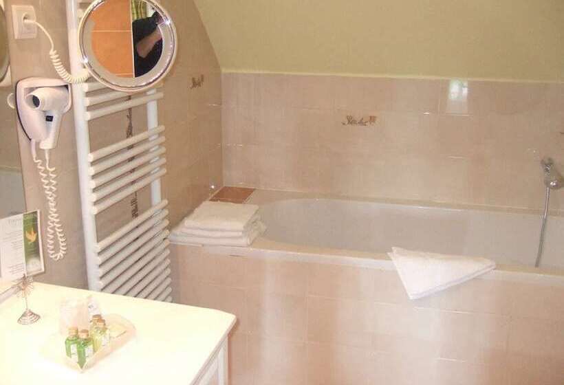 فندق Les Etangs De Guibert