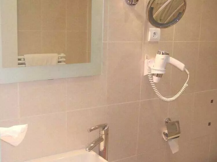 Отель Les Etangs De Guibert