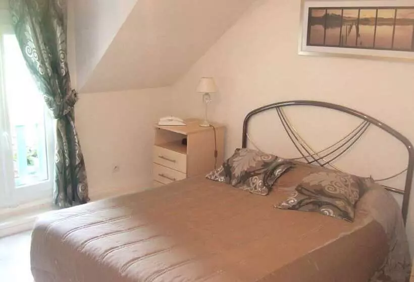 Отель Les Etangs De Guibert