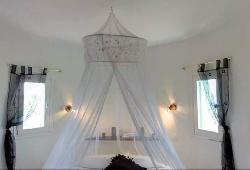 Отель Les Etangs De Guibert