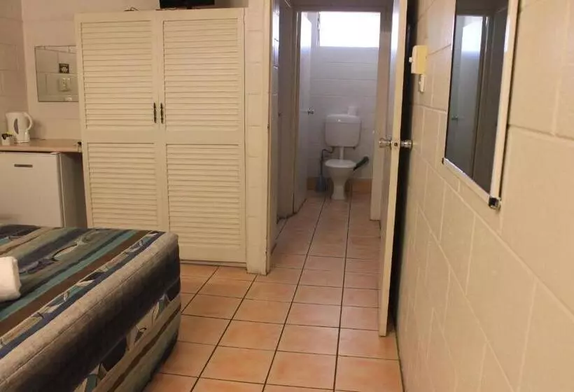 酒店 Oasis Inn Apartments