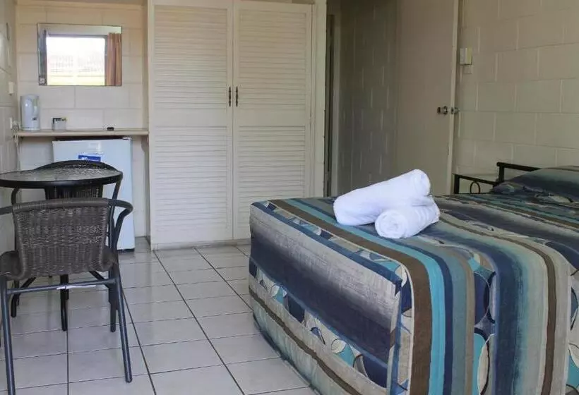 酒店 Oasis Inn Apartments