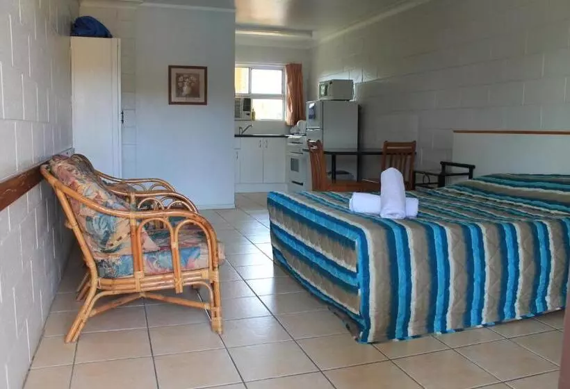 酒店 Oasis Inn Apartments