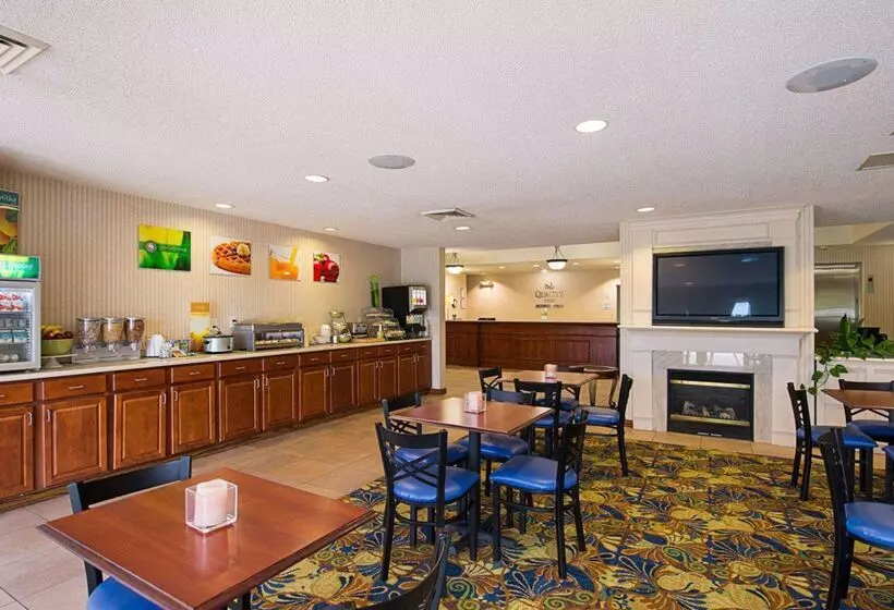Отель Quality Inn Spring Mills  Martinsburg North