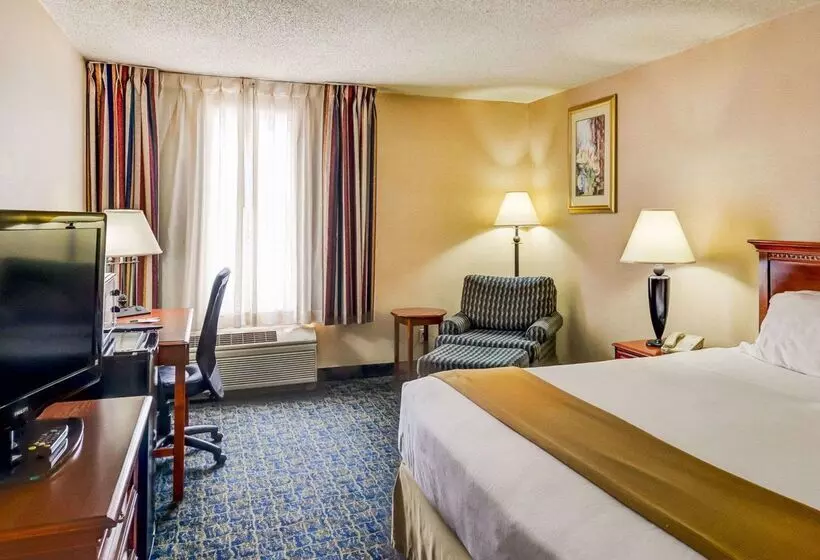 Отель Quality Inn Spring Mills  Martinsburg North