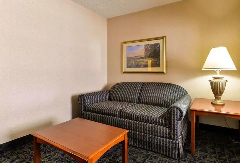 Отель Quality Inn Spring Mills  Martinsburg North