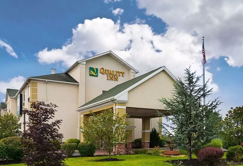 Отель Quality Inn Spring Mills  Martinsburg North
