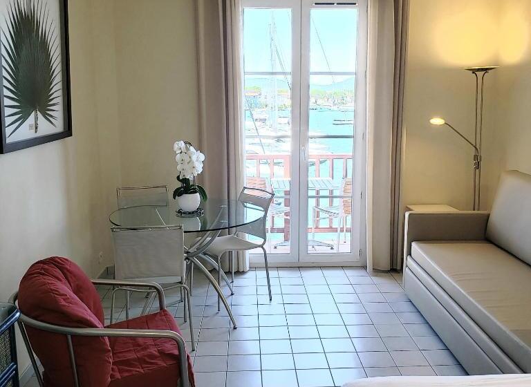 בית מלון כפרי Le Suffren