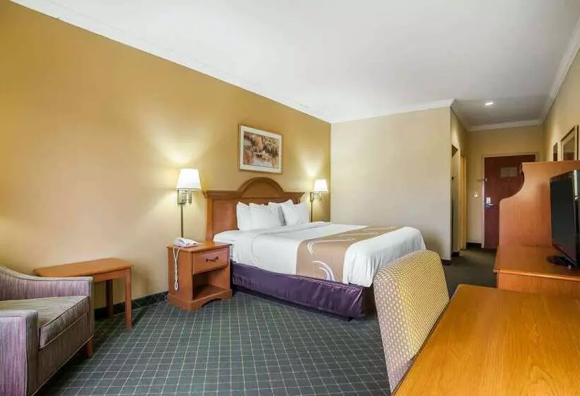 هتل Tahlequah Inn