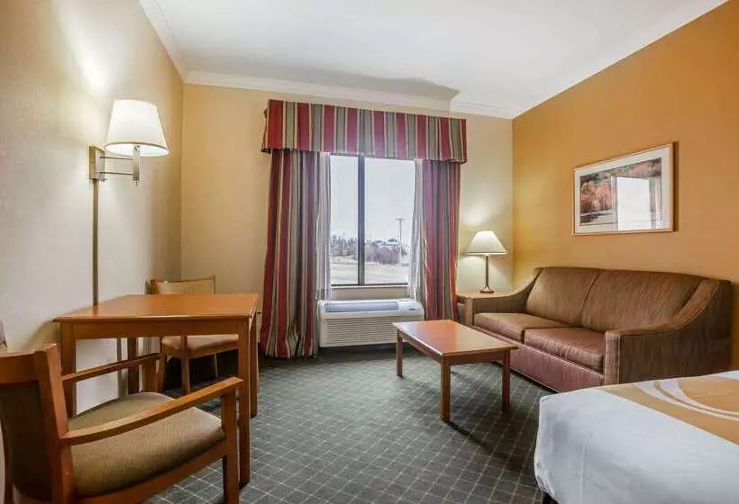 هتل Tahlequah Inn