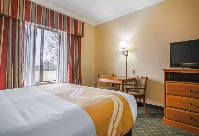 هتل Tahlequah Inn