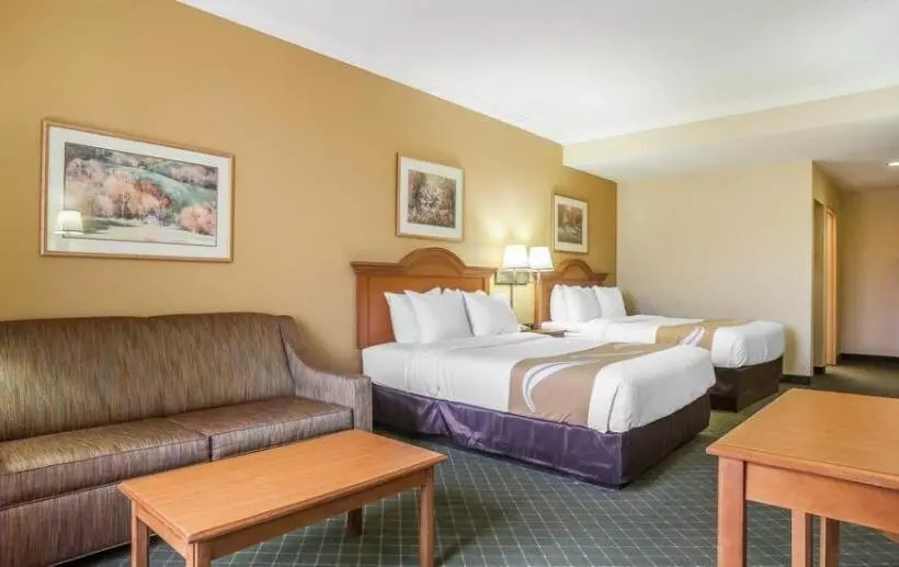 هتل Tahlequah Inn