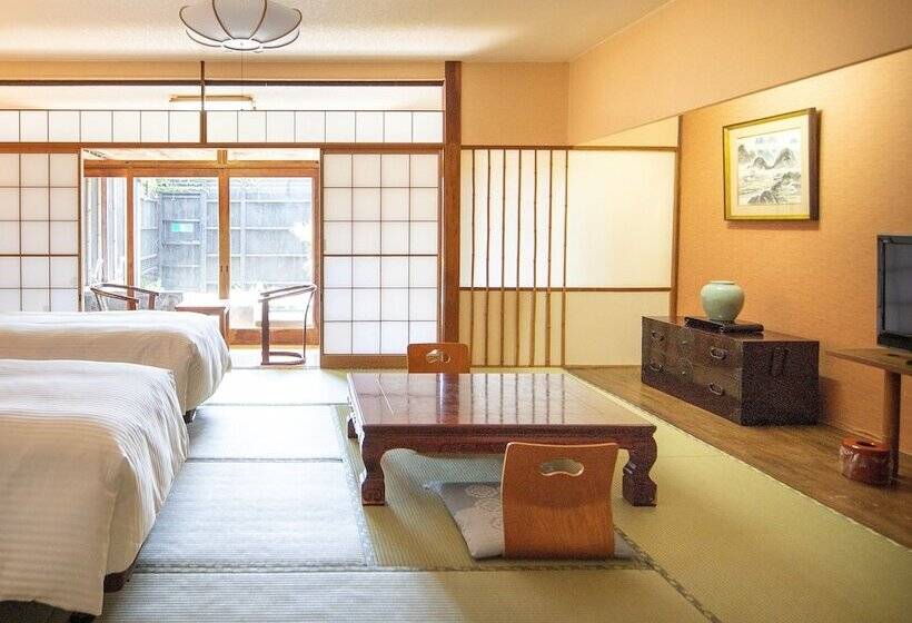 בית מלון כפרי Shirahamakan