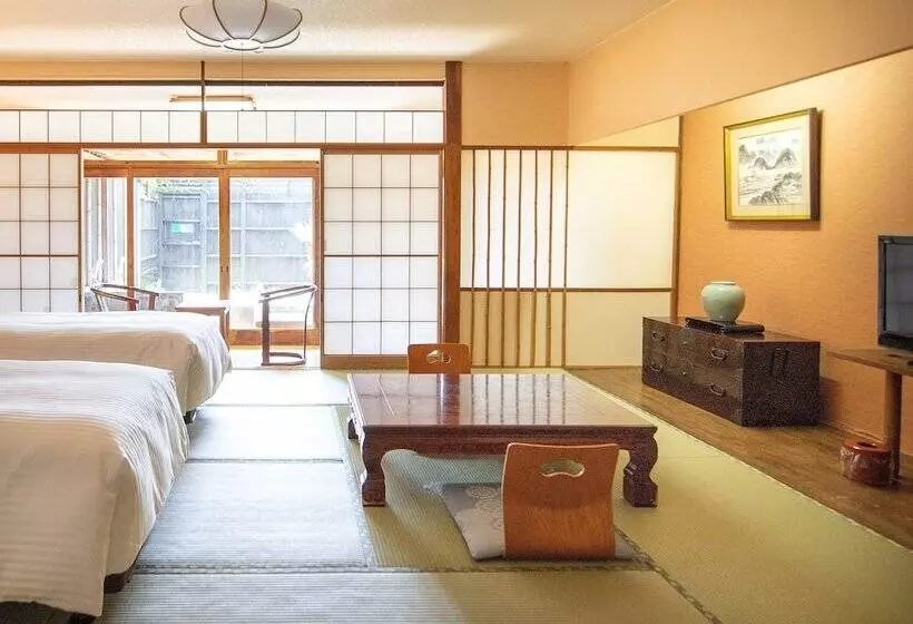 בית מלון כפרי Shirahamakan