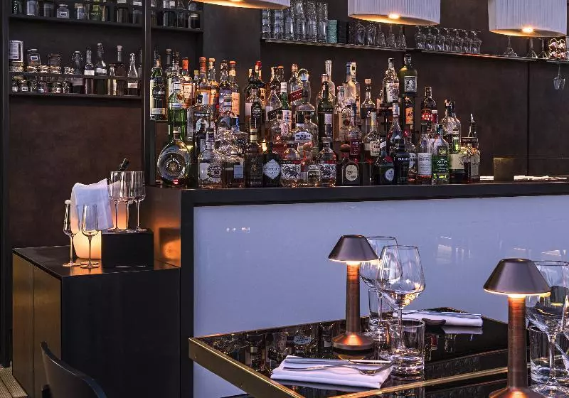 Отель The Independent