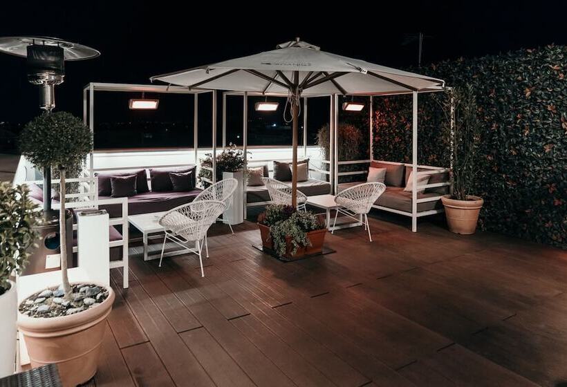 בית מלון כפרי The Independent