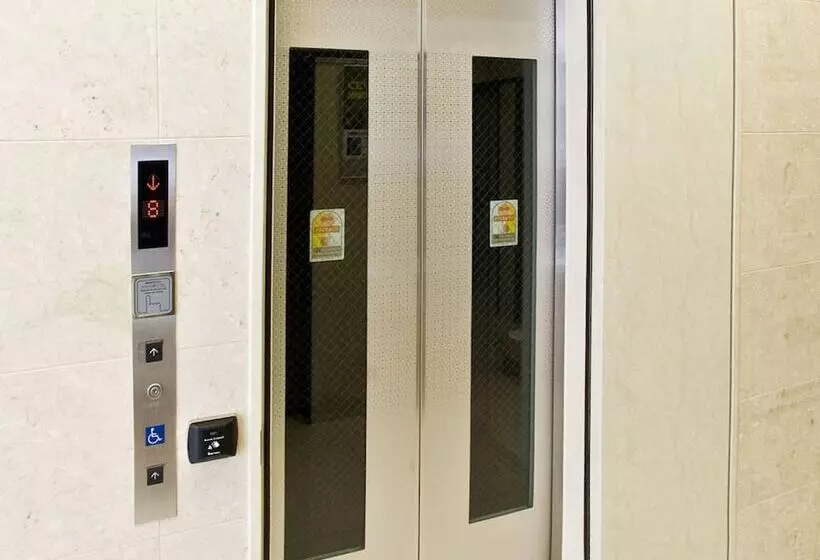 בית מלון כפרי Toyoko Inn Fukuoka Tenjin